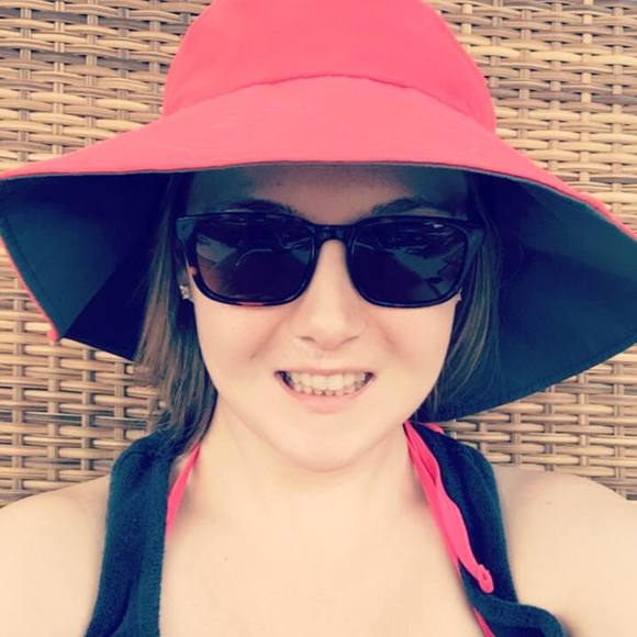 Meet your Posher, Katie - Picture 1 of 1